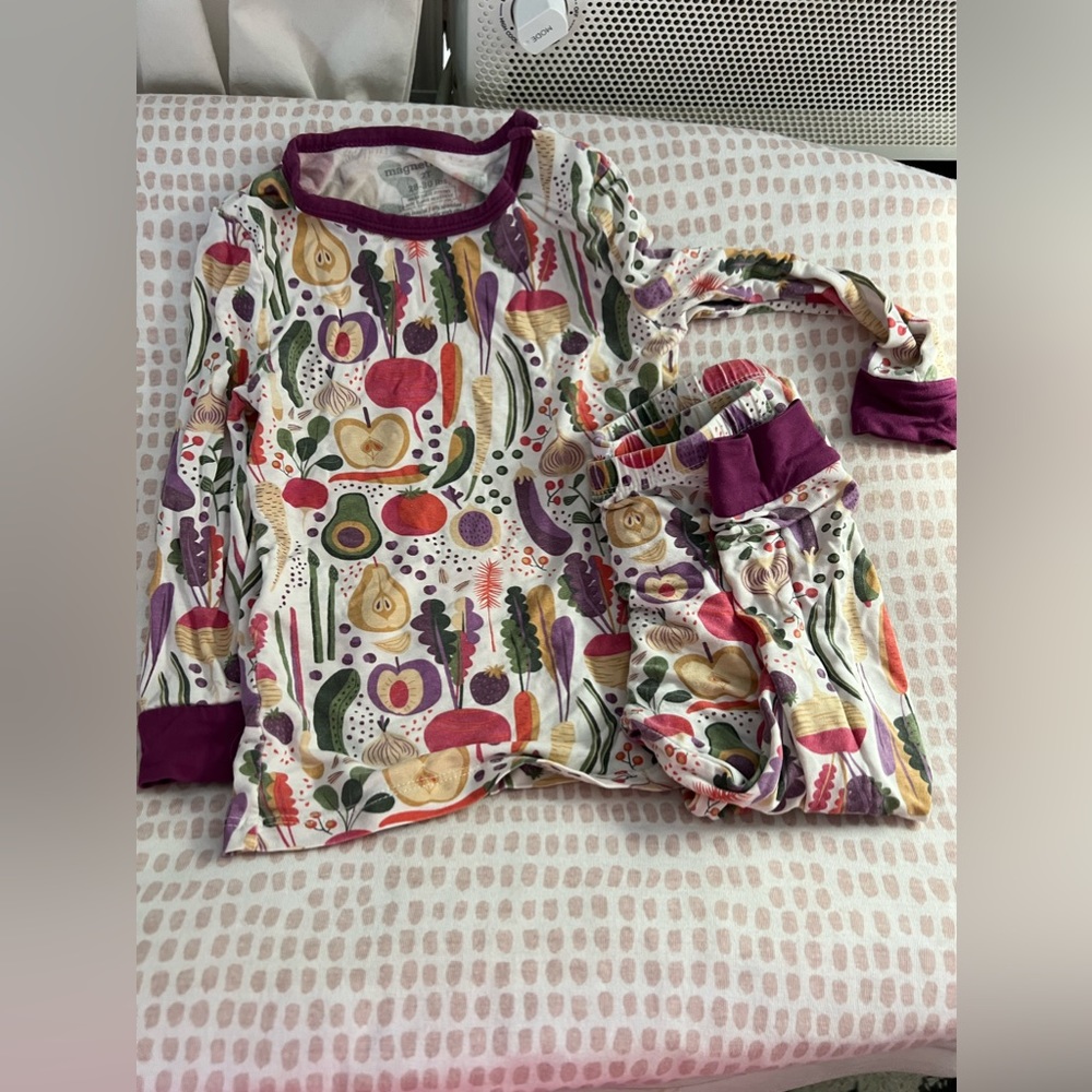Magnetic Me long sleeve pajamas 18-24 month